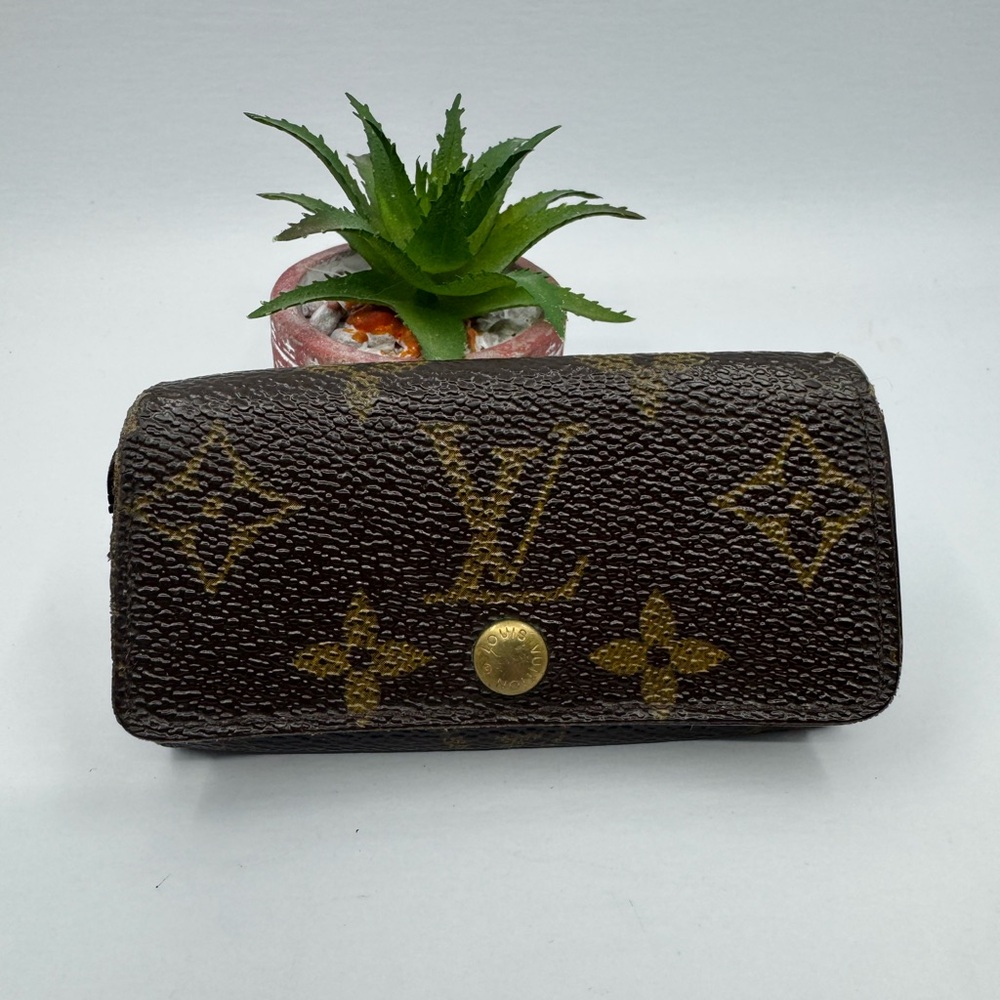 Louis Vuitton Key holder